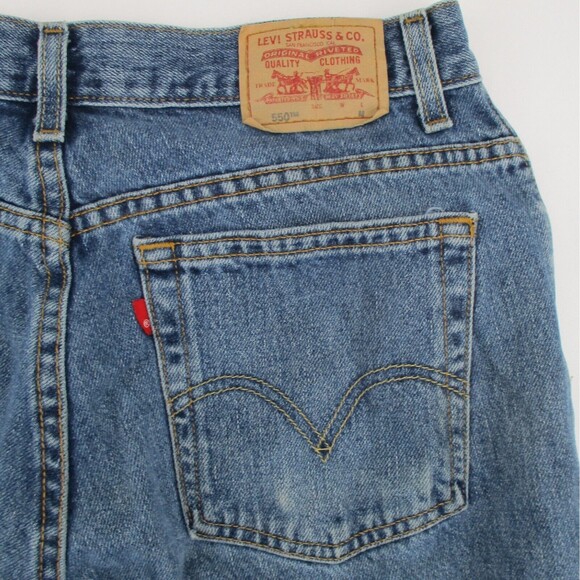 Size 14 Levi's 550 Relaxed Tapered Fit Light Wash Denim Jeans Red Tab - Picture 9 of 9